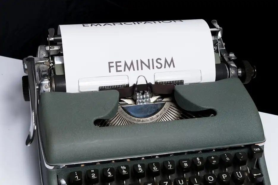  Istoria feminismului: De la Sufrajiste la #MeToo și Feminismul Radical